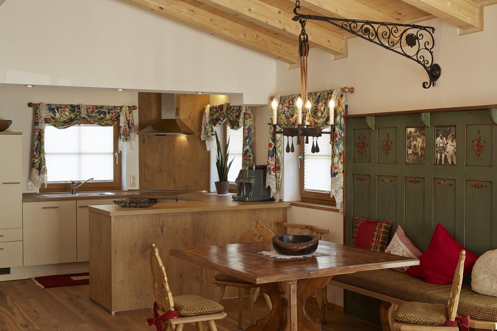 Burgchalet Reutte Bagian luar foto